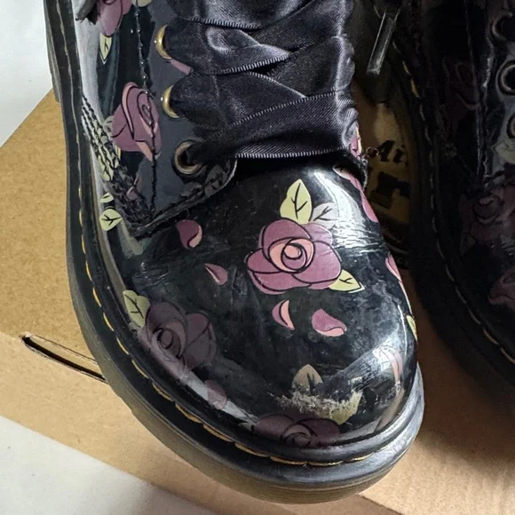 Dr. Martens | 1460 Pascal J Boots | Decayed Rose Child US 13 - Picture 4 of 16